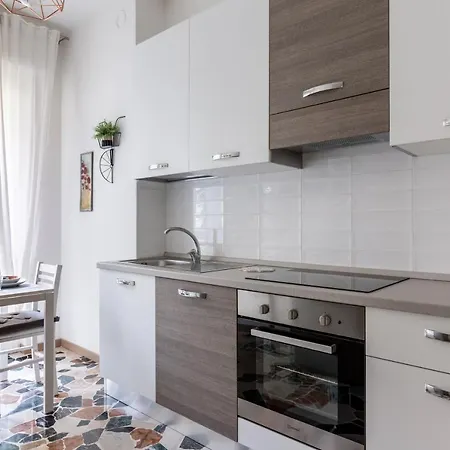 Piazzale Udine Balcony Apt Milan Exterior photo